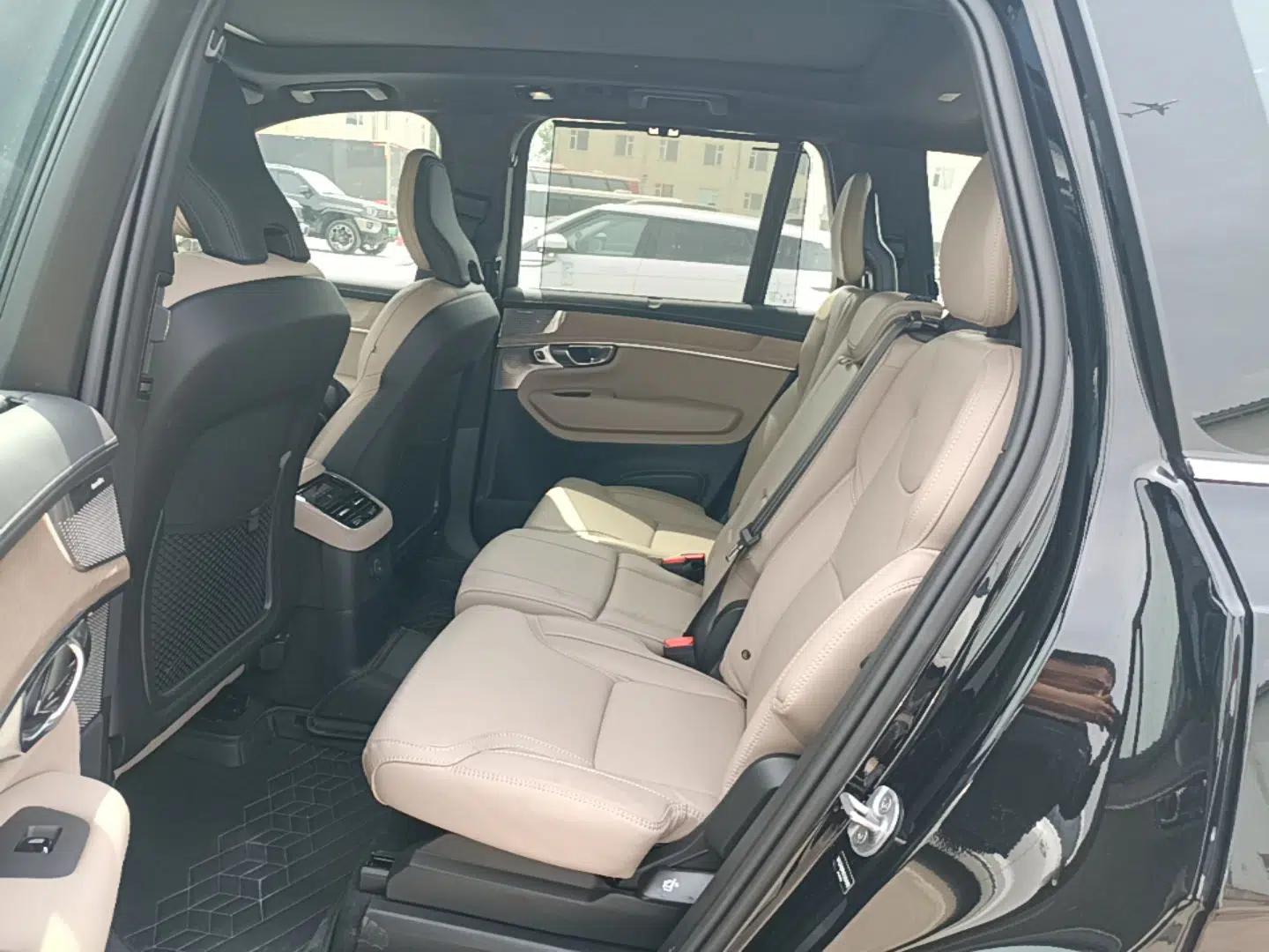 Volvo XC90 New Energy 2025 T8 Luxury Prestige 7-Seater — миниатюра 19