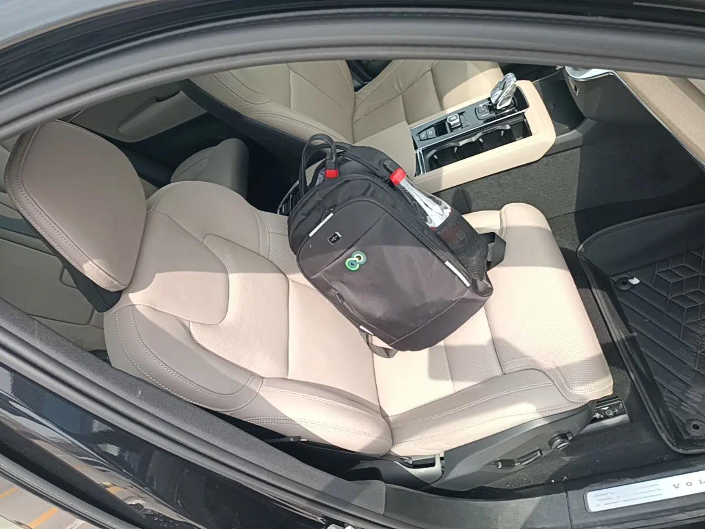 Volvo XC90 New Energy 2025 T8 Luxury Prestige 7-Seater — миниатюра 23