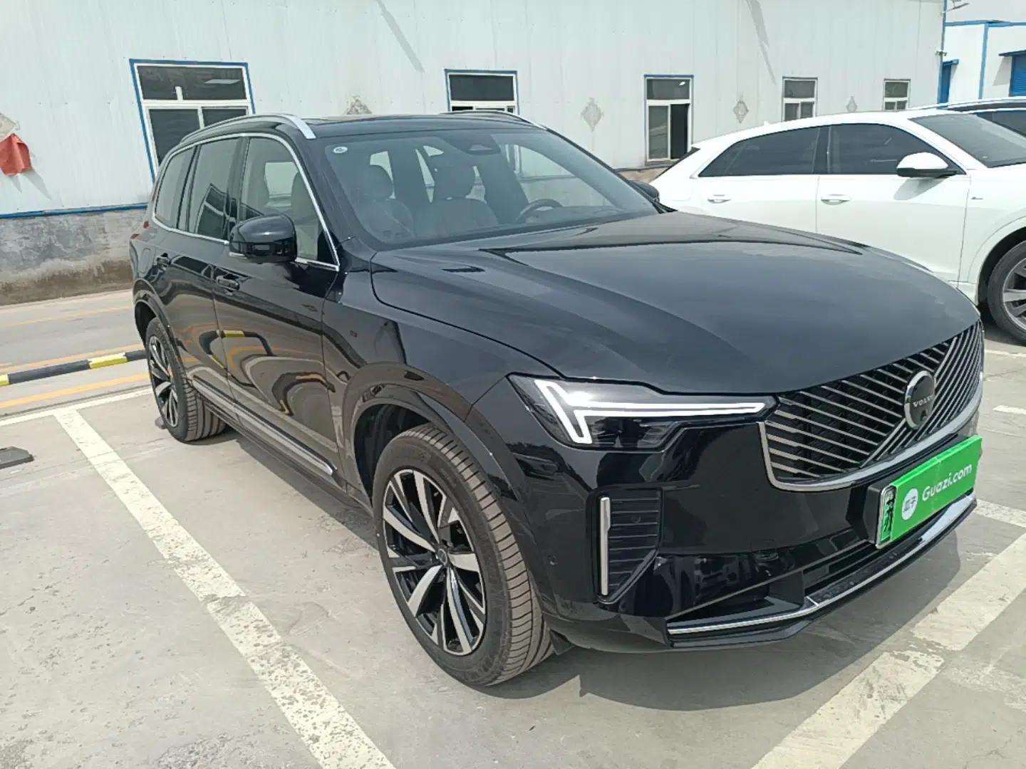 Volvo XC90 New Energy 2025 T8 Luxury Prestige 7-Seater — миниатюра 6