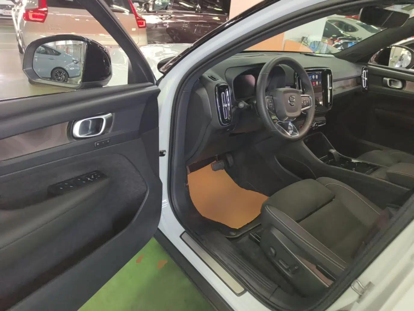 Volvo XC40 New Energy 2023 Long-Range Version — миниатюра 19