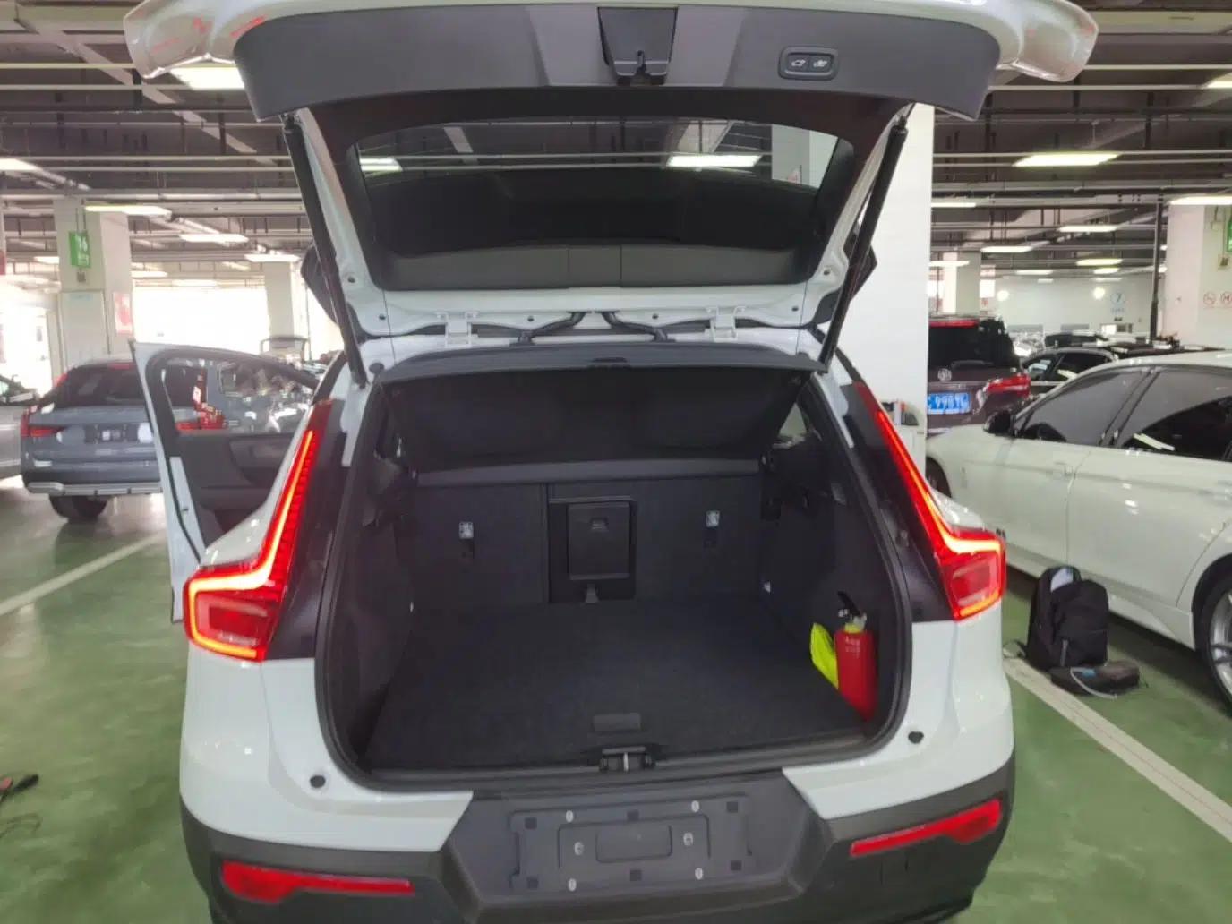 Volvo XC40 New Energy 2023 Long-Range Version — миниатюра 22