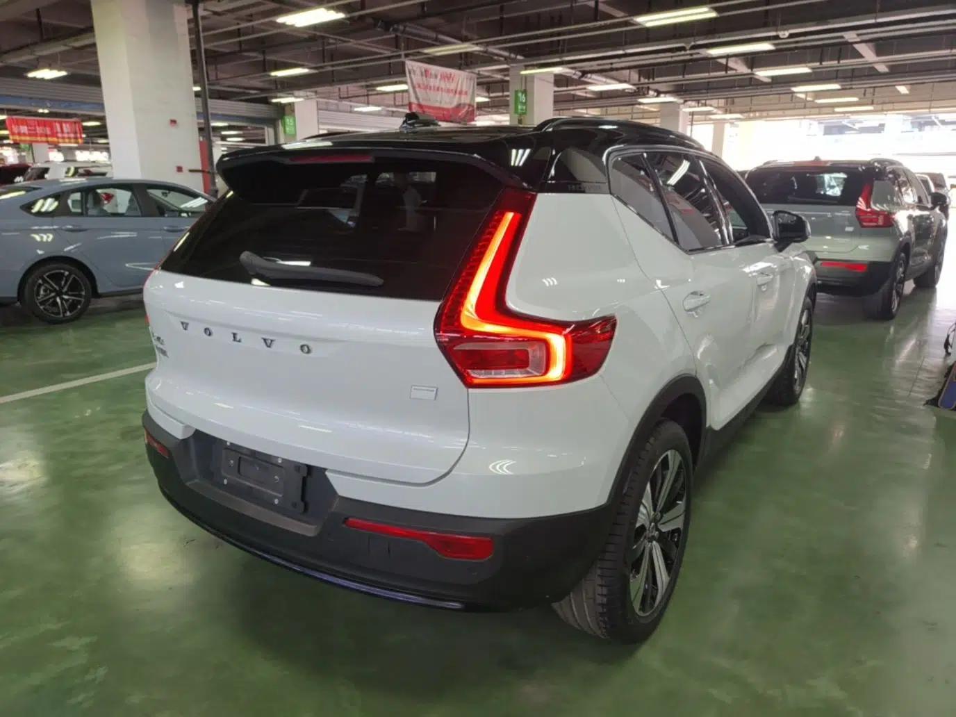 Volvo XC40 New Energy 2023 Long-Range Version — миниатюра 6