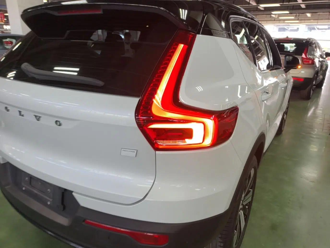 Volvo XC40 New Energy 2023 Long-Range Version — миниатюра 7