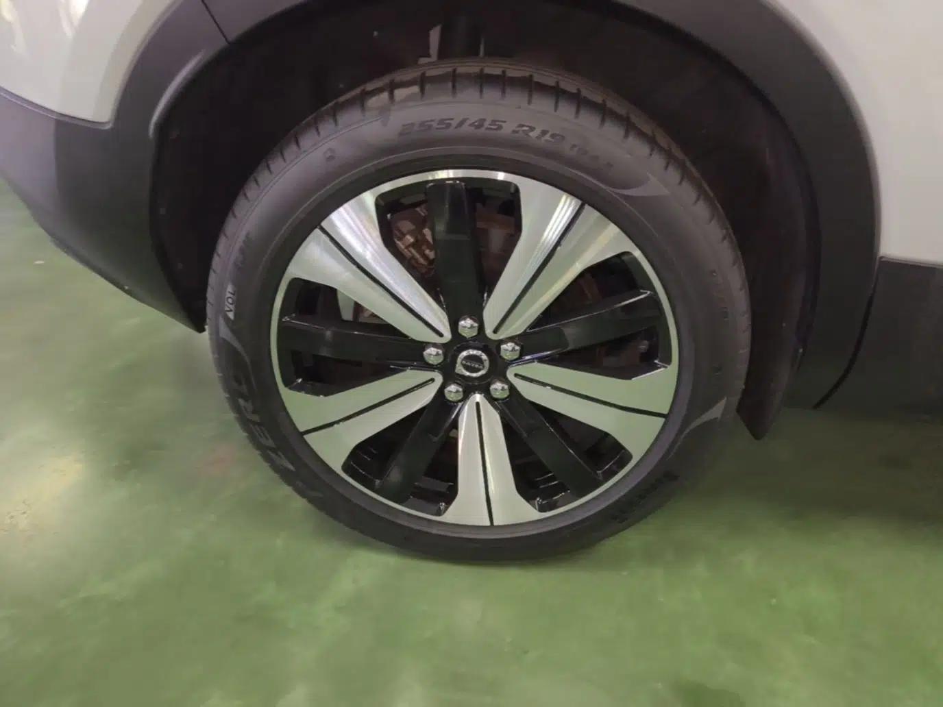 Volvo XC40 New Energy 2023 Long-Range Version — миниатюра 10