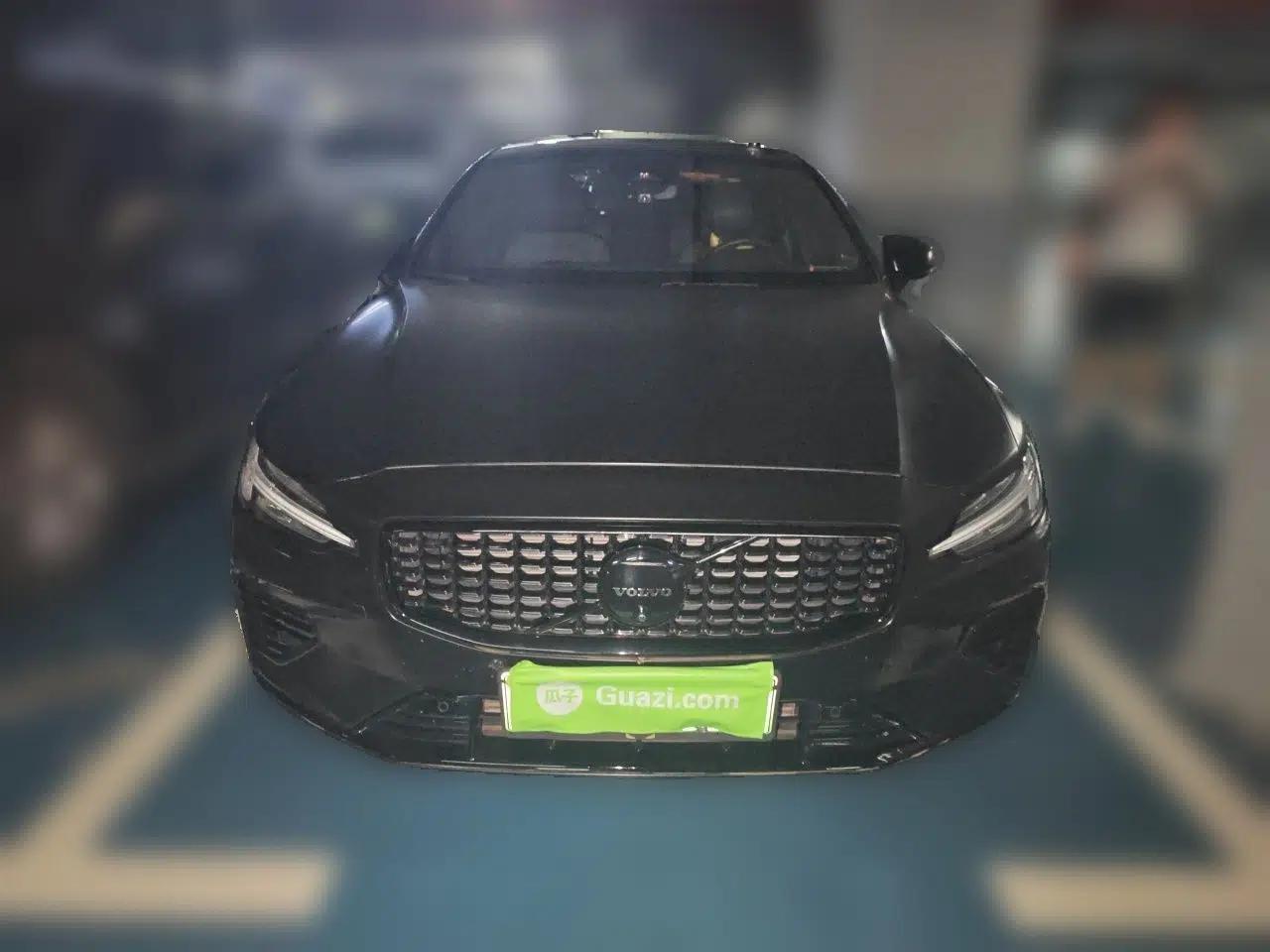 Volvo S60 New Energy 2024 T8 All-Wheel Drive Long-Range Luxury Midnight Black Edition — миниатюра 2