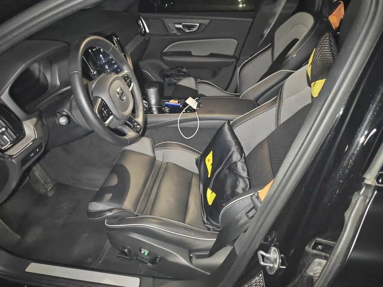 Volvo S60 New Energy 2024 T8 All-Wheel Drive Long-Range Luxury Midnight Black Edition — миниатюра 16
