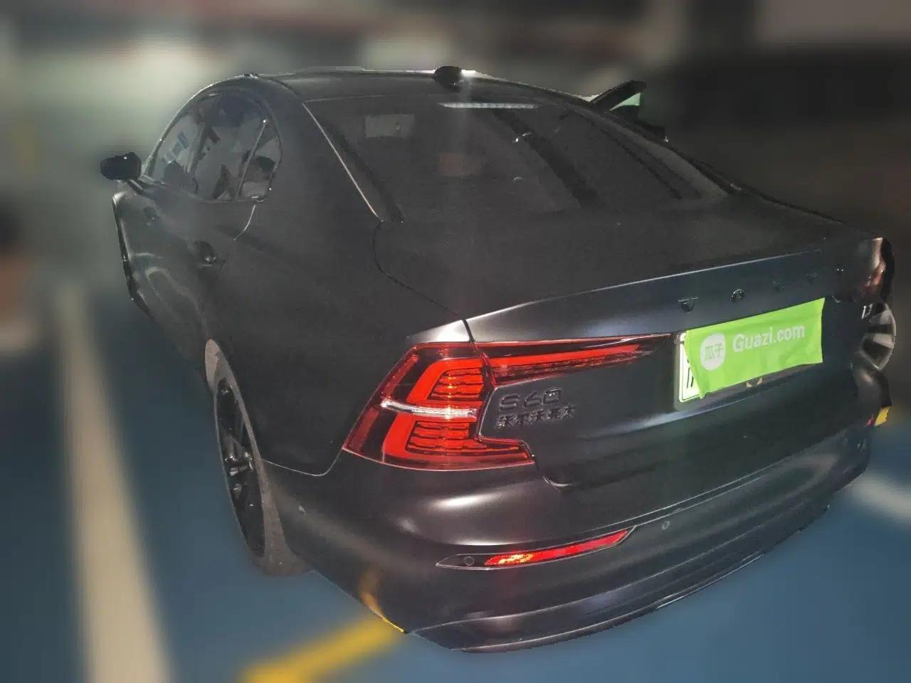 Volvo S60 New Energy 2024 T8 All-Wheel Drive Long-Range Luxury Midnight Black Edition — миниатюра 4