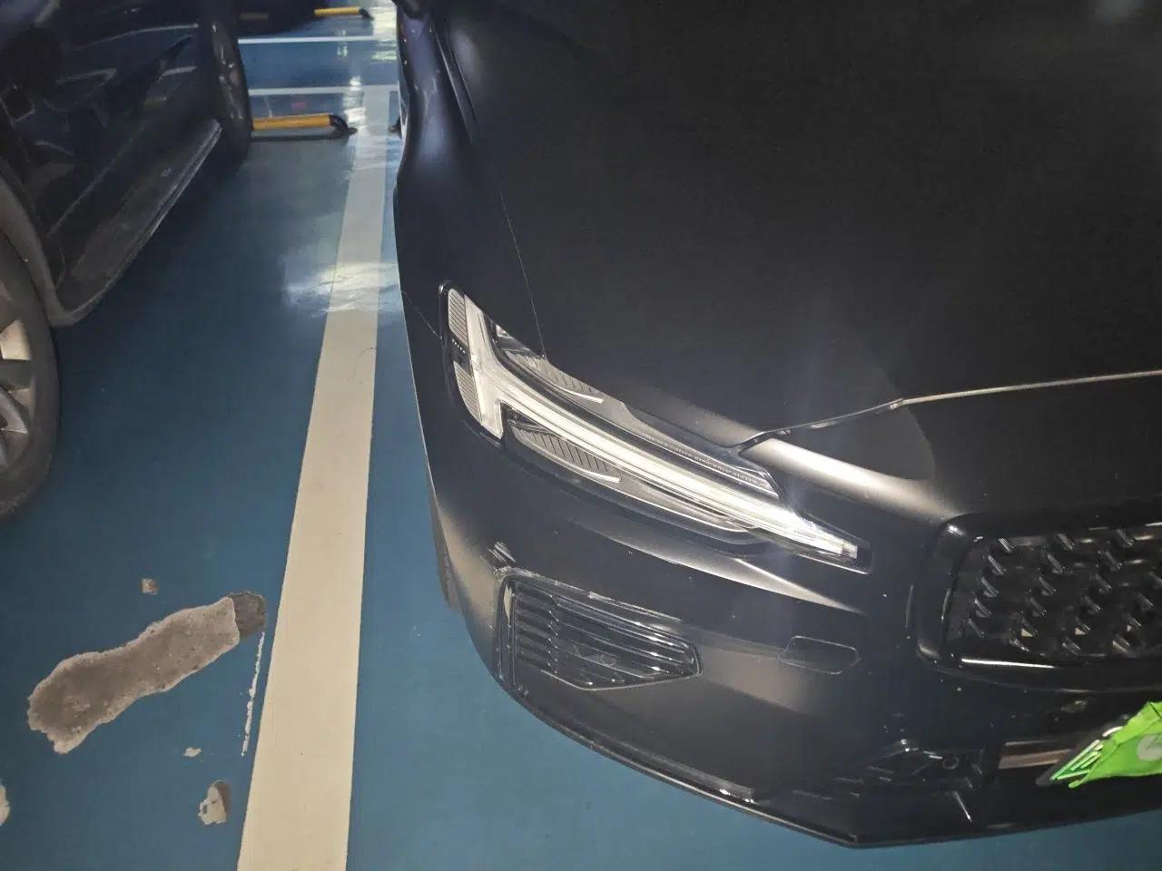 Volvo S60 New Energy 2024 T8 All-Wheel Drive Long-Range Luxury Midnight Black Edition — миниатюра 7