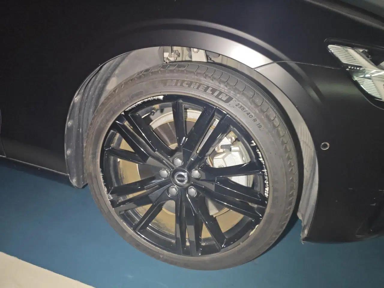 Volvo S60 New Energy 2024 T8 All-Wheel Drive Long-Range Luxury Midnight Black Edition — миниатюра 8