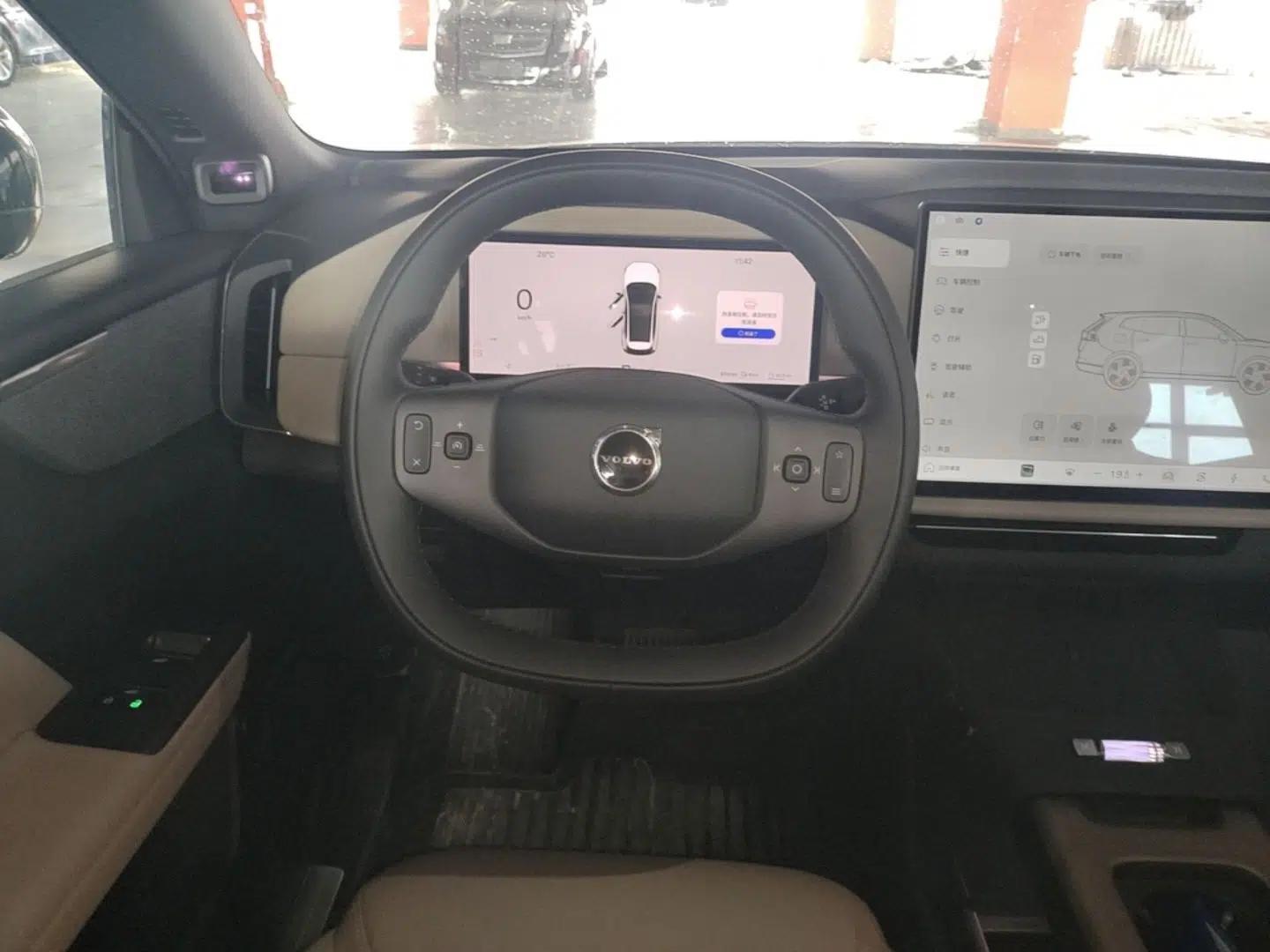 Volvo XC70 Plug-in Hybrid 2026 Model Two-Wheel Drive Long-Range Core — миниатюра 13
