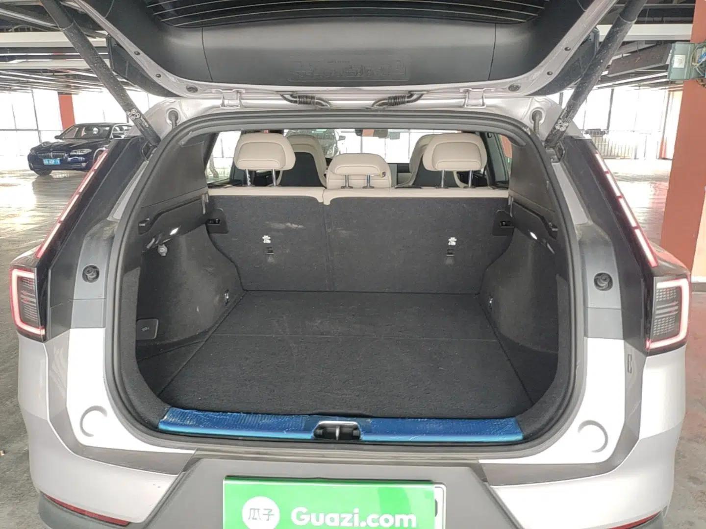 Volvo XC70 Plug-in Hybrid 2026 Model Two-Wheel Drive Long-Range Core — миниатюра 21