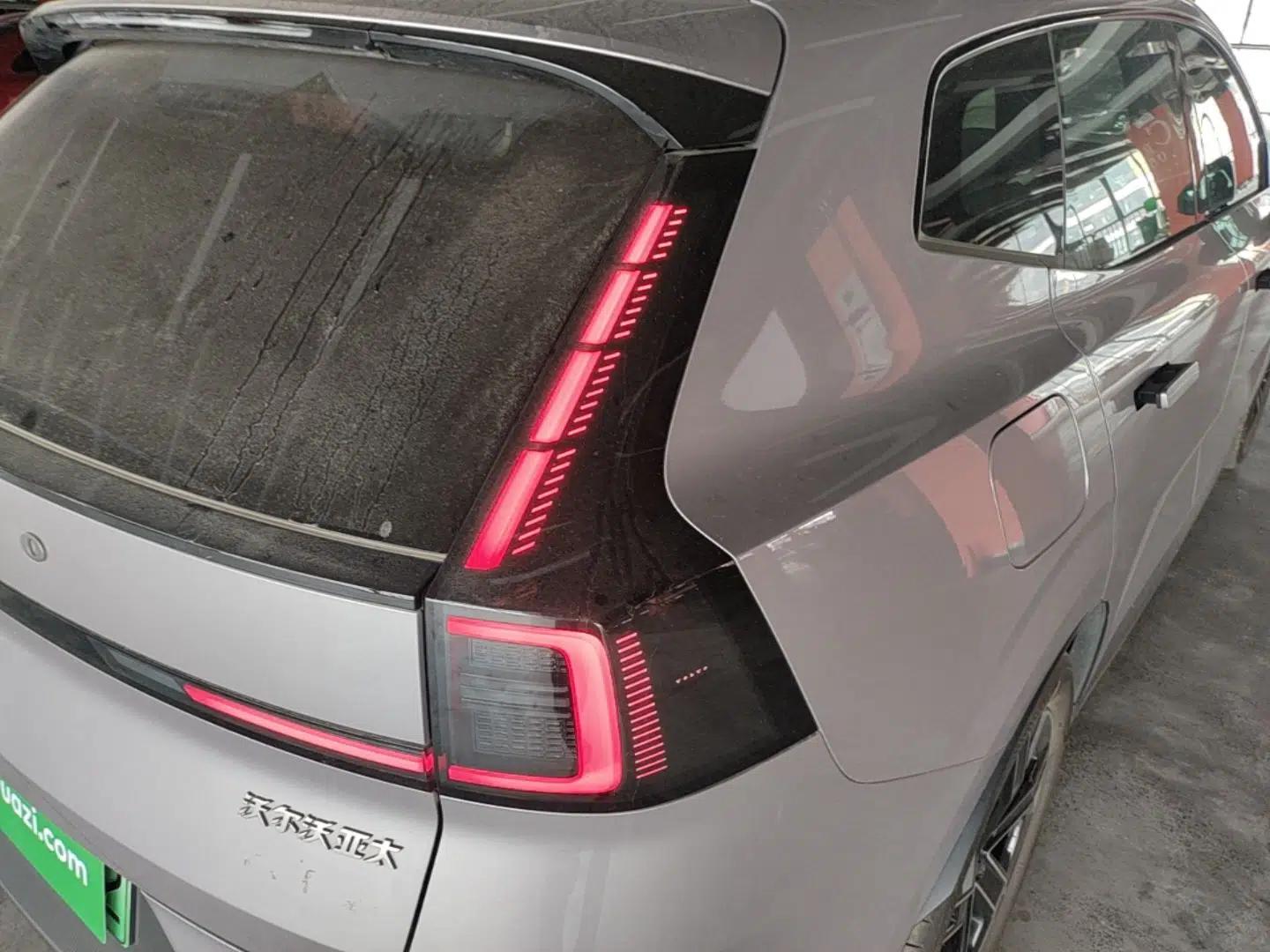 Volvo XC70 Plug-in Hybrid 2026 Model Two-Wheel Drive Long-Range Core — миниатюра 8