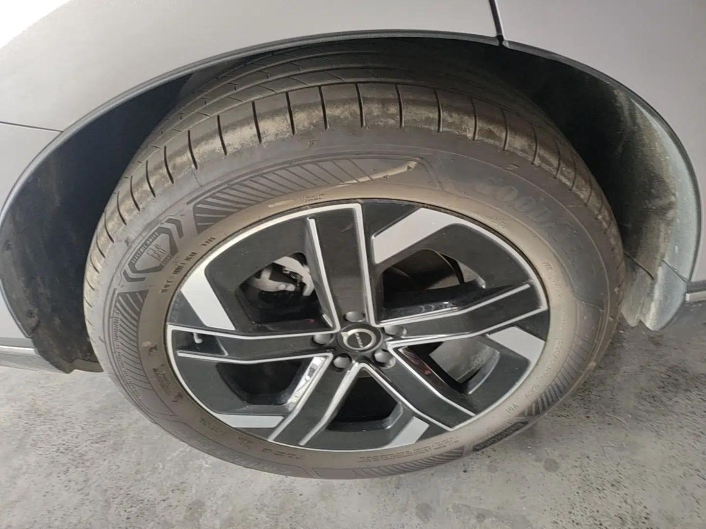 Volvo XC70 Plug-in Hybrid 2026 Model Two-Wheel Drive Long-Range Core — миниатюра 10