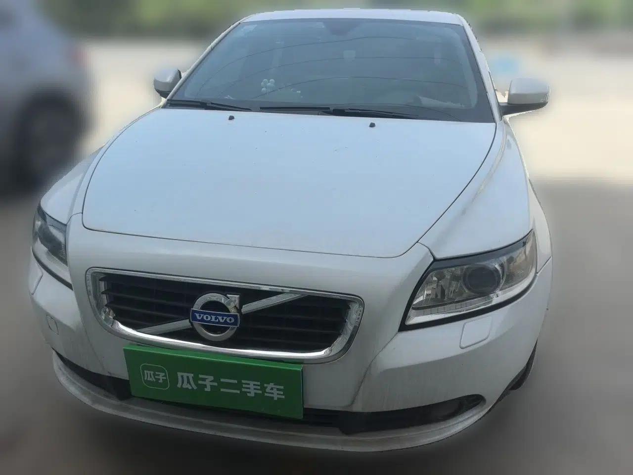 Volvo S40 2011 2.0L Automatic ZhiShang Edition — миниатюра 2