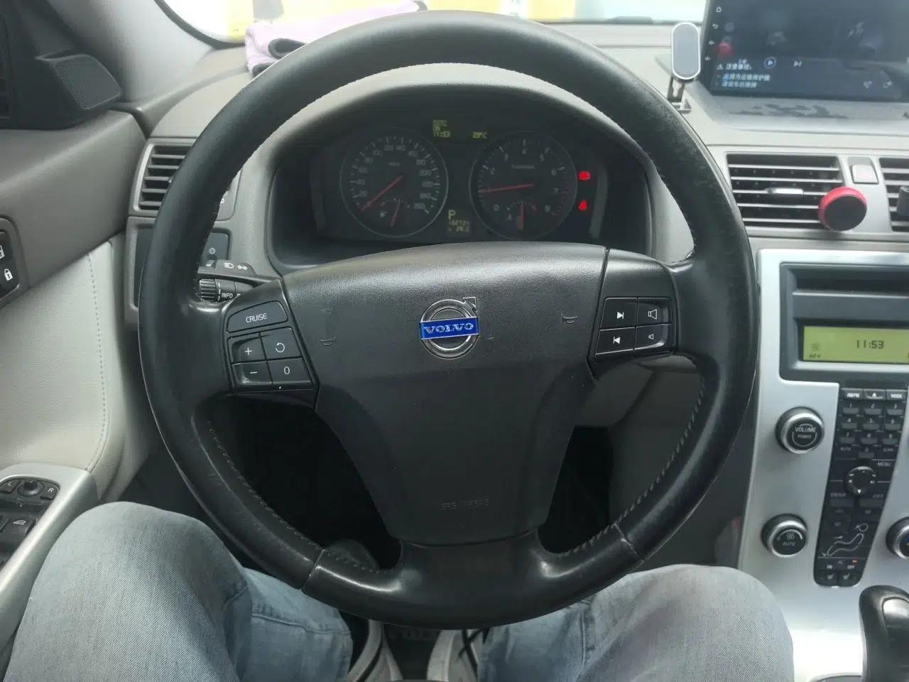 Volvo S40 2011 2.0L Automatic ZhiShang Edition — миниатюра 11