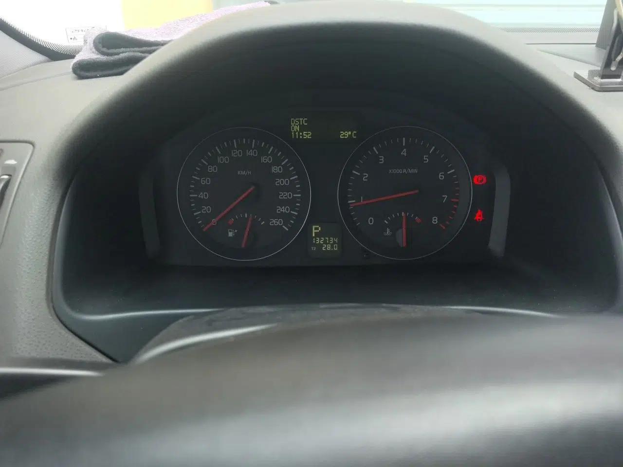Volvo S40 2011 2.0L Automatic ZhiShang Edition — миниатюра 12