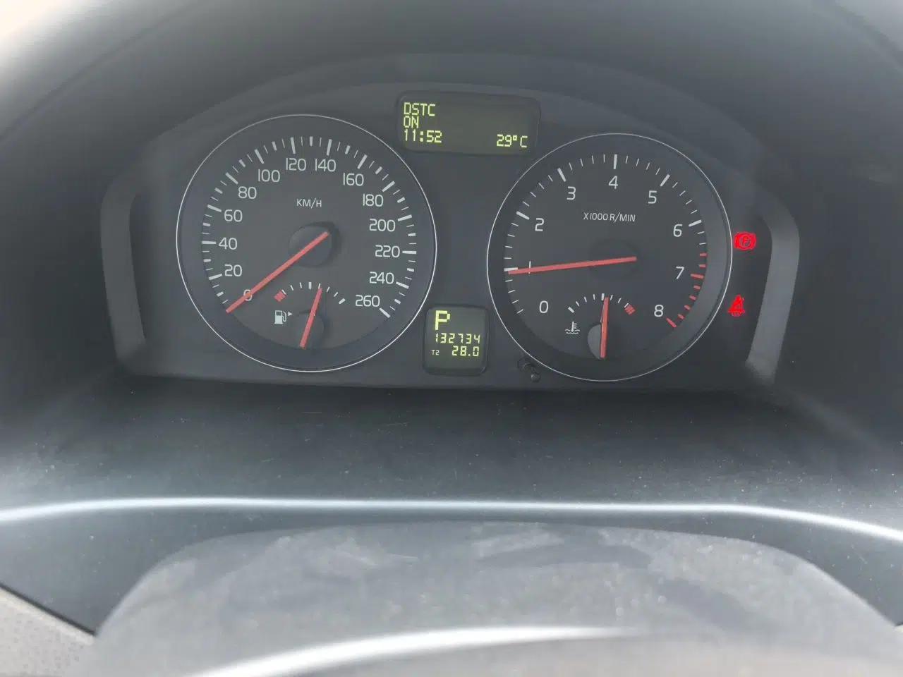 Volvo S40 2011 2.0L Automatic ZhiShang Edition — миниатюра 13