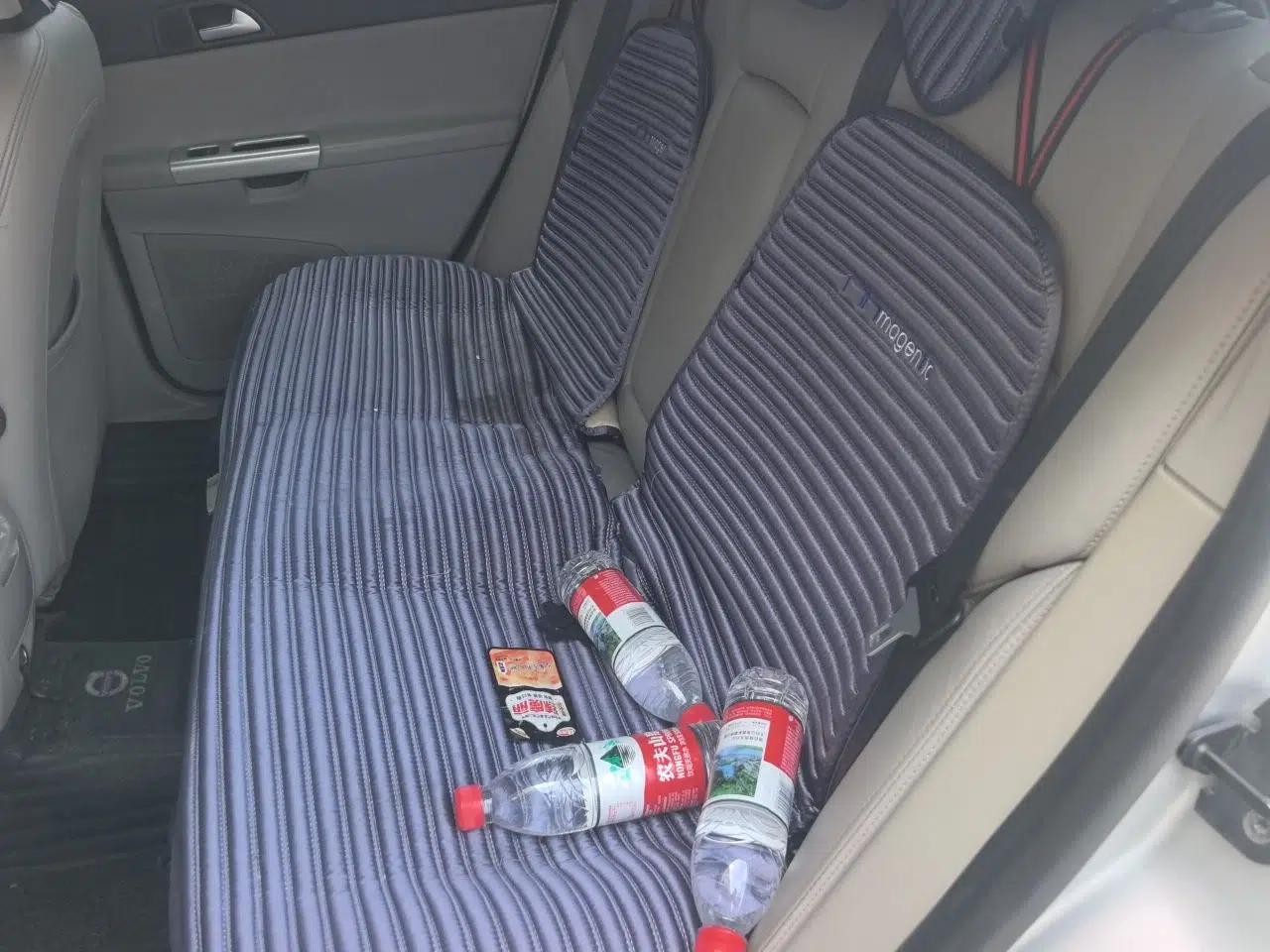 Volvo S40 2011 2.0L Automatic ZhiShang Edition — миниатюра 18