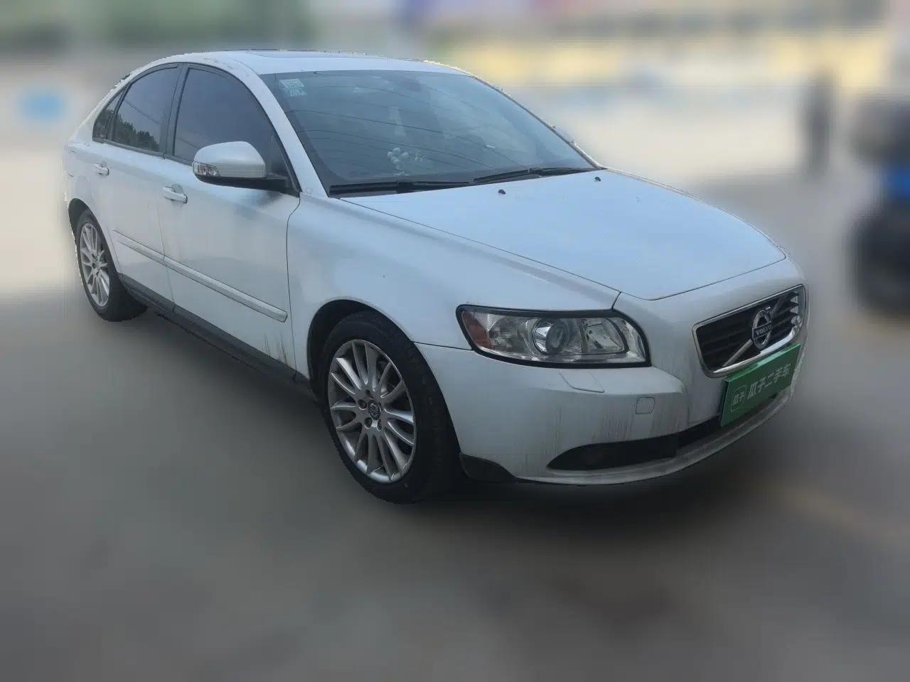 Volvo S40 2011 2.0L Automatic ZhiShang Edition — миниатюра 3