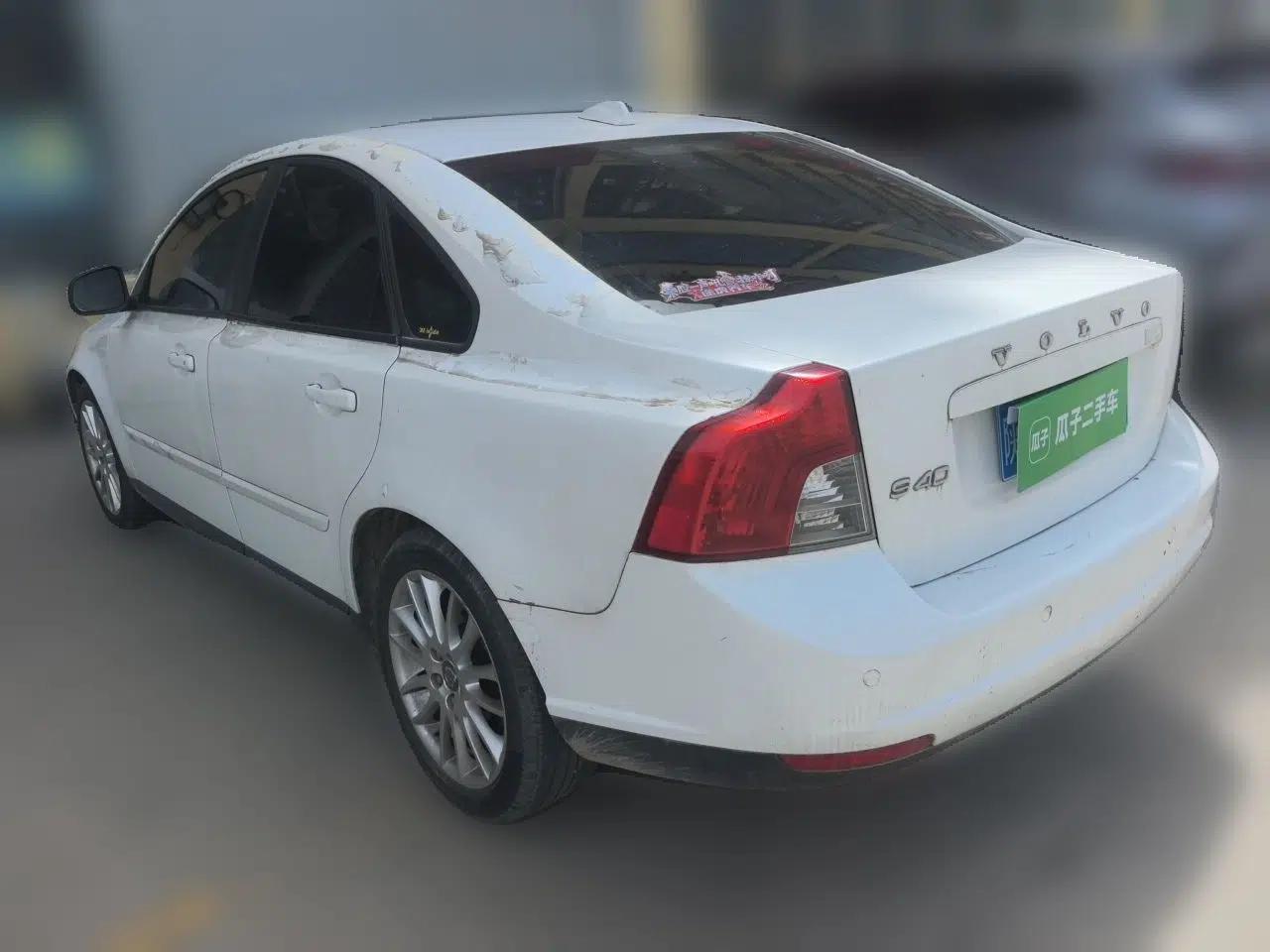 Volvo S40 2011 2.0L Automatic ZhiShang Edition — миниатюра 4