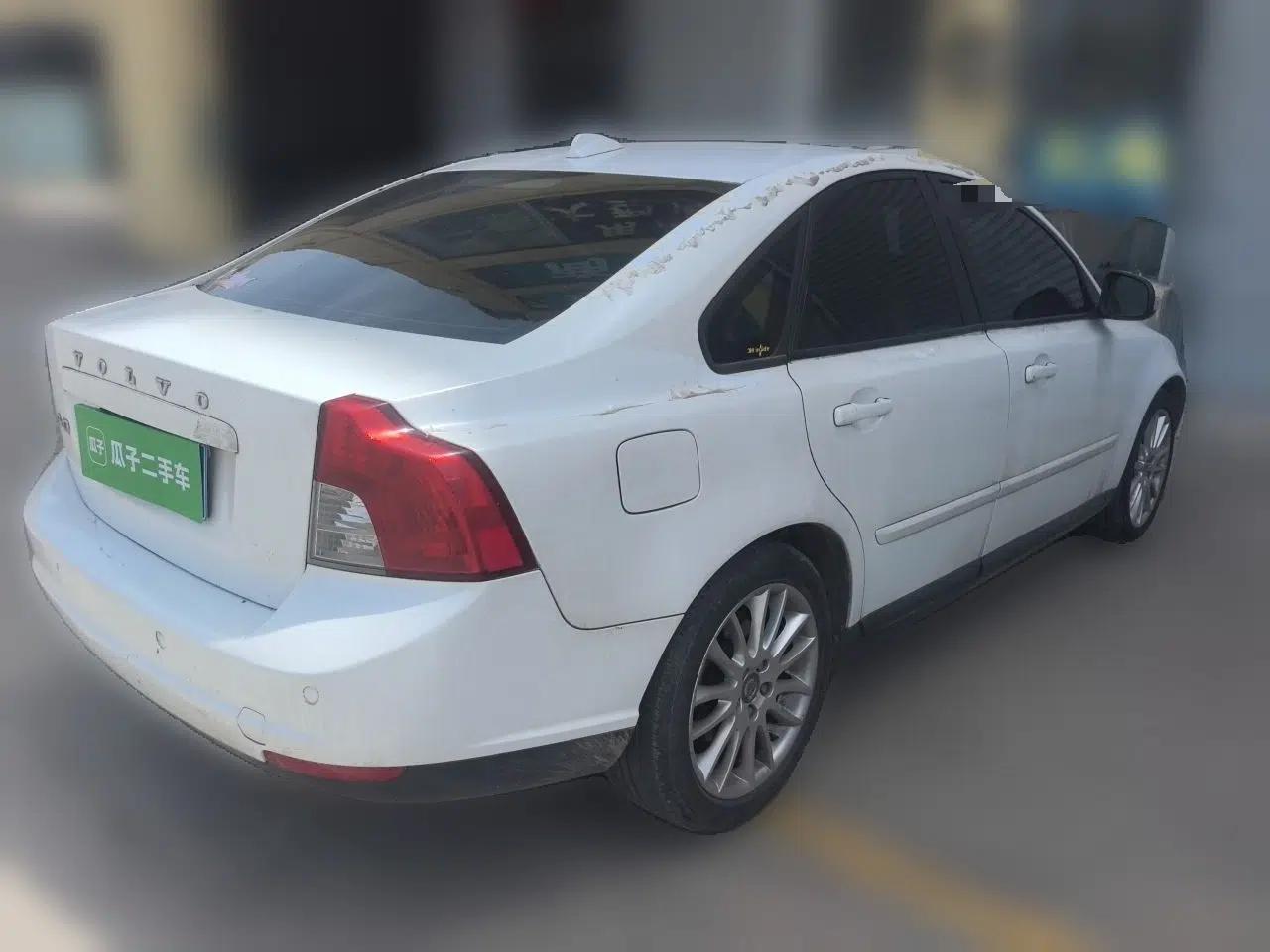 Volvo S40 2011 2.0L Automatic ZhiShang Edition — миниатюра 6