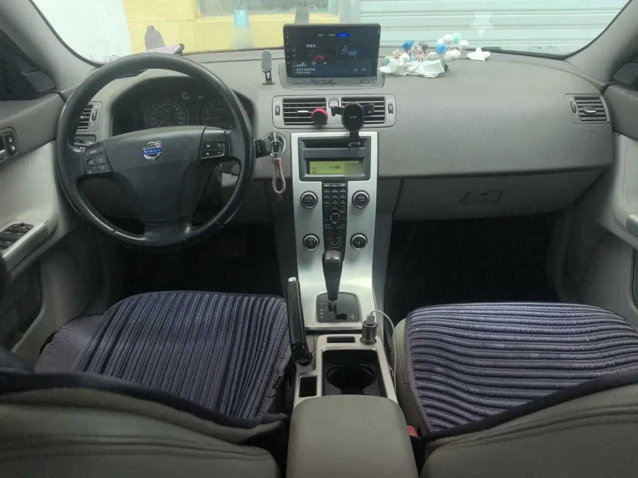 Volvo S40 2011 2.0L Automatic ZhiShang Edition — миниатюра 10