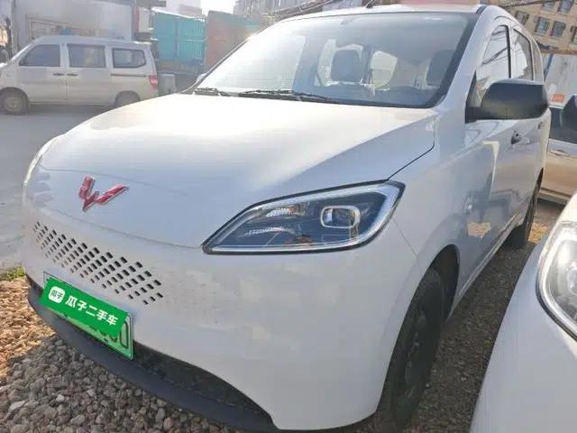 Wuling Hongguang New Energy 2025 Extended-Range Hybrid 50 km Standard Version