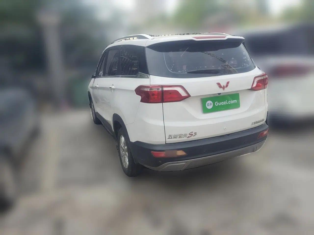 Wuling Hongguang S3 2018 1.5L Manual Luxury Model China V Standard — миниатюра 4