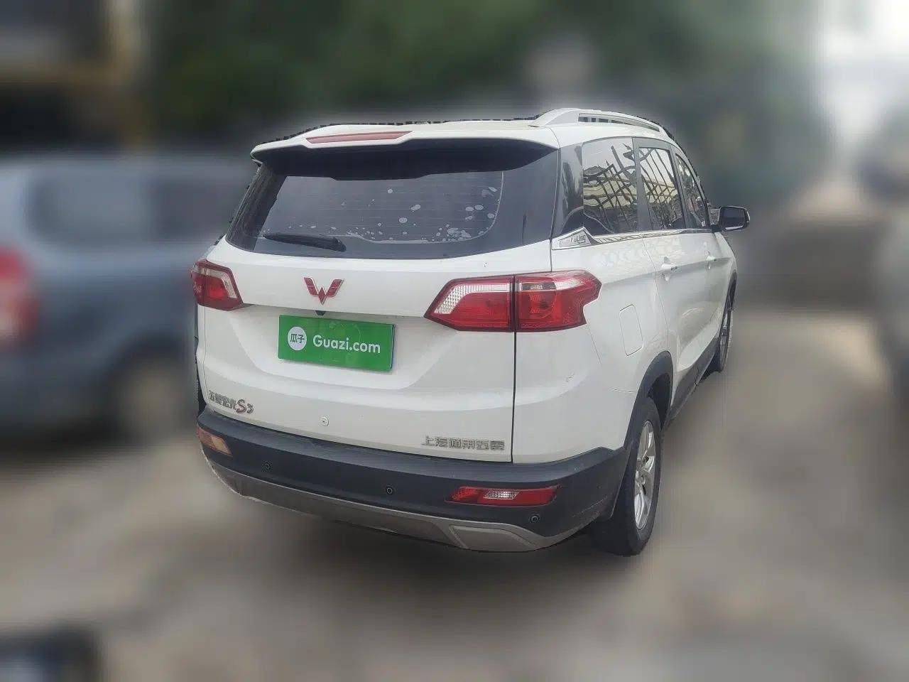 Wuling Hongguang S3 2018 1.5L Manual Luxury Model China V Standard — миниатюра 6