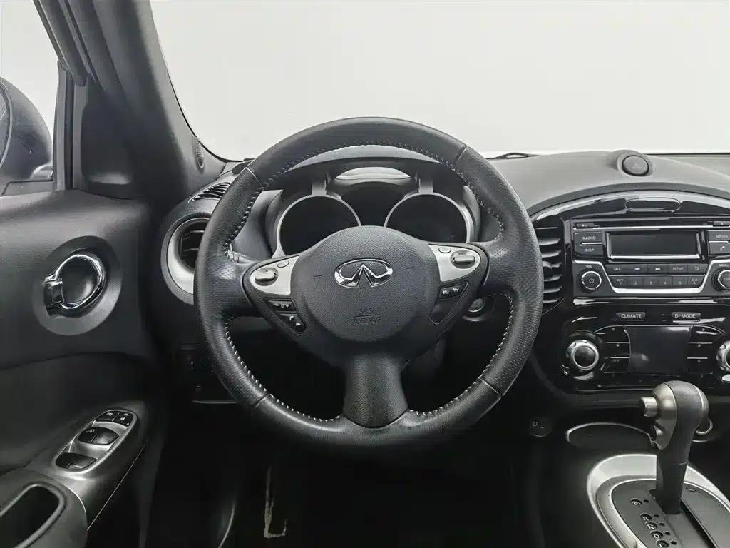 Infiniti ESQ 2014 1.6L Sporty Edition — миниатюра 11