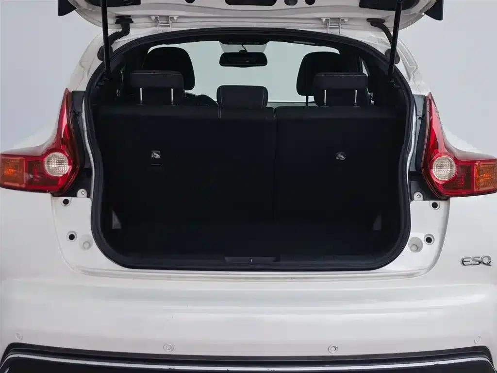 Infiniti ESQ 2014 1.6L Sporty Edition — миниатюра 16