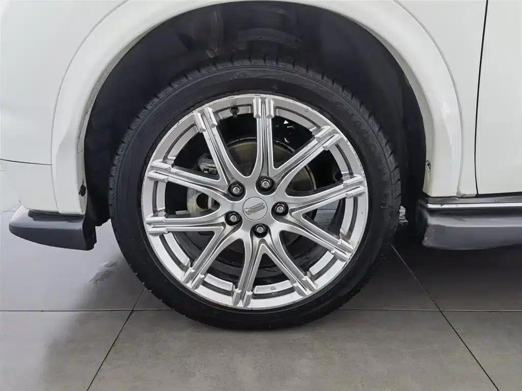 Infiniti ESQ 2014 1.6L Sporty Edition — миниатюра 17