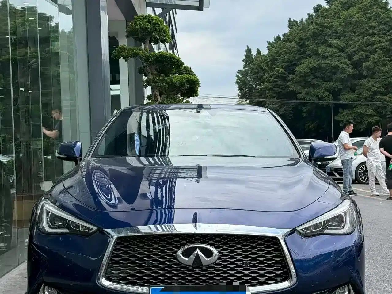 Infiniti Q60 2019 S 2.0T Luxury Sport Edition — миниатюра 3