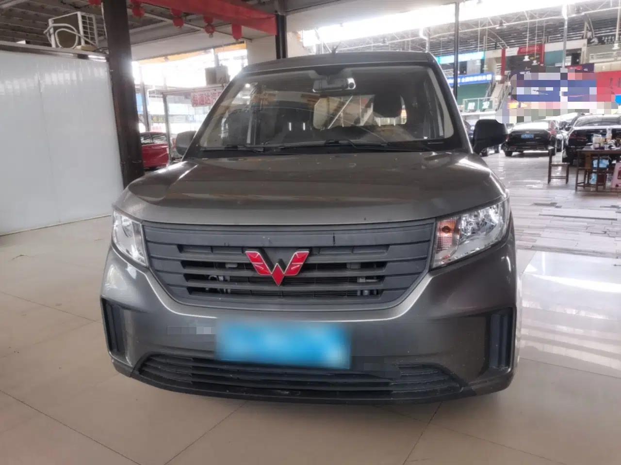 Wuling Hongguang PLUS 2020 1.5L Manual Standard Edition 7-Seater — миниатюра 2