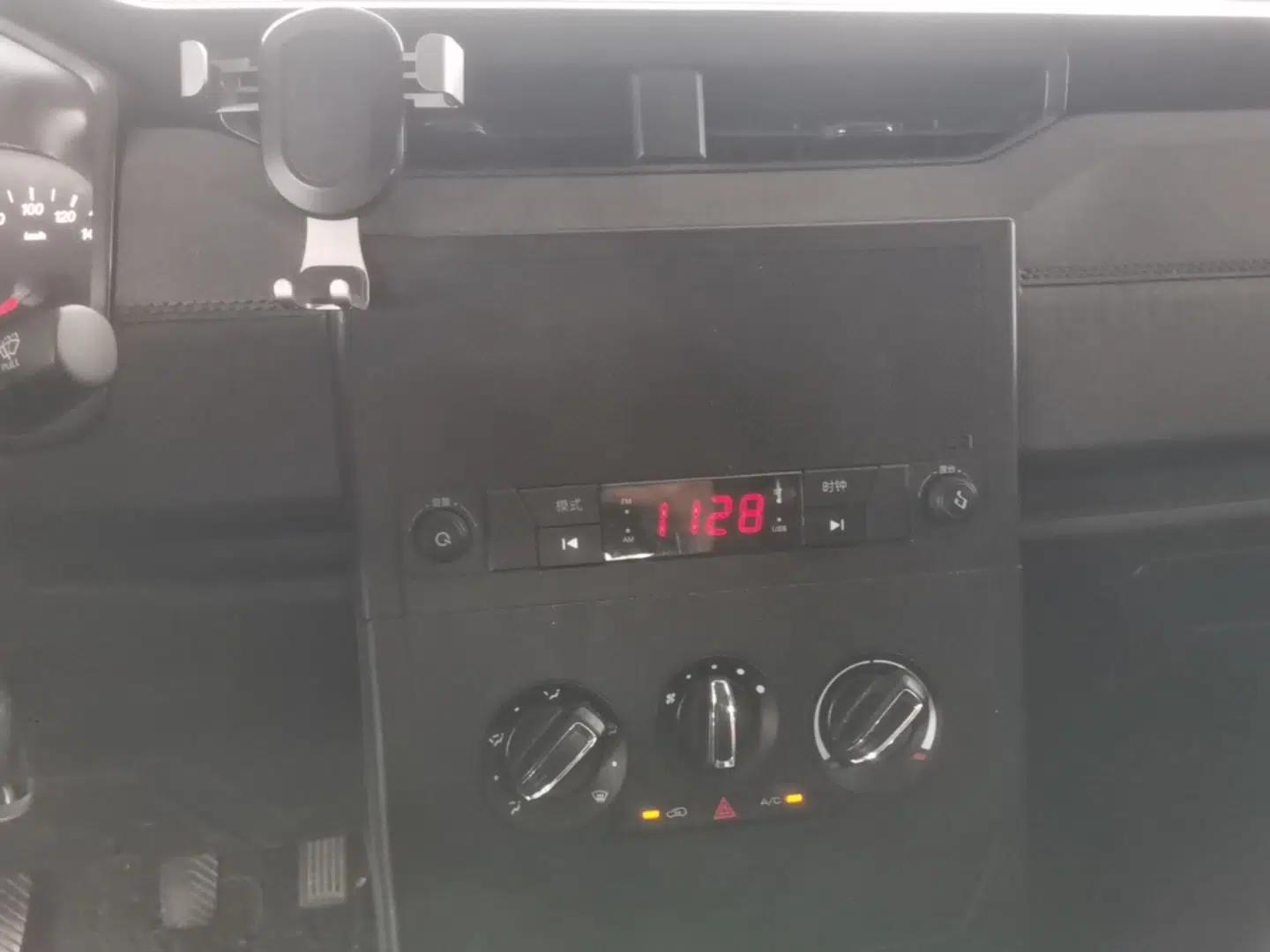 Wuling Hongguang PLUS 2020 1.5L Manual Standard Edition 7-Seater — миниатюра 15