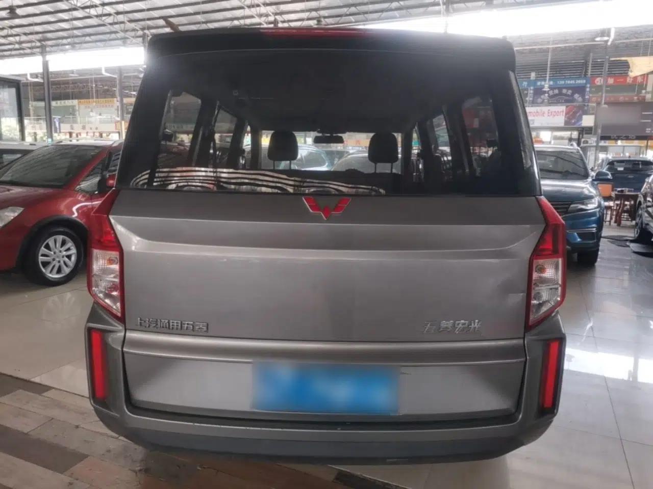 Wuling Hongguang PLUS 2020 1.5L Manual Standard Edition 7-Seater — миниатюра 3