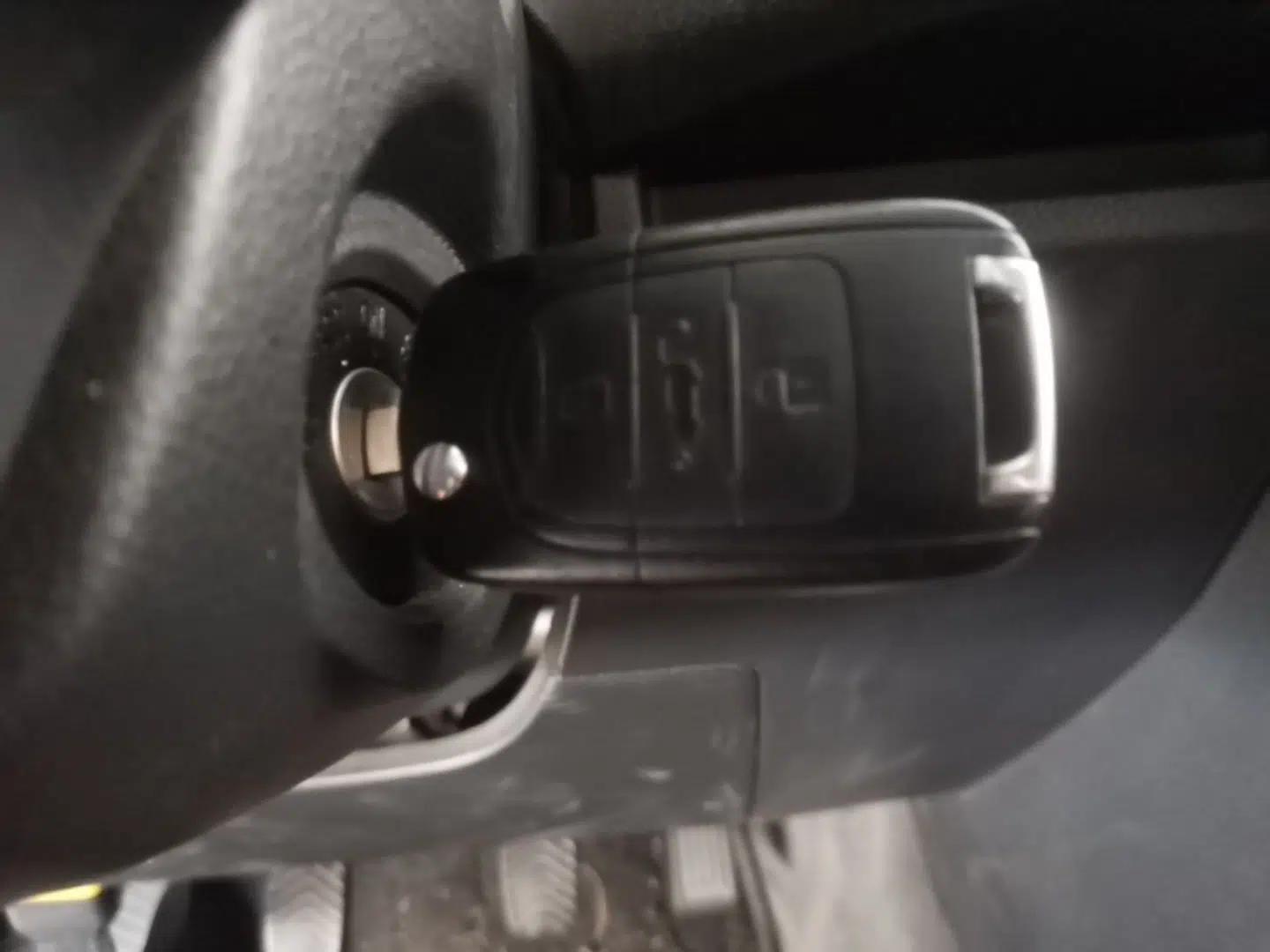 Wuling Hongguang PLUS 2020 1.5L Manual Standard Edition 7-Seater — миниатюра 22