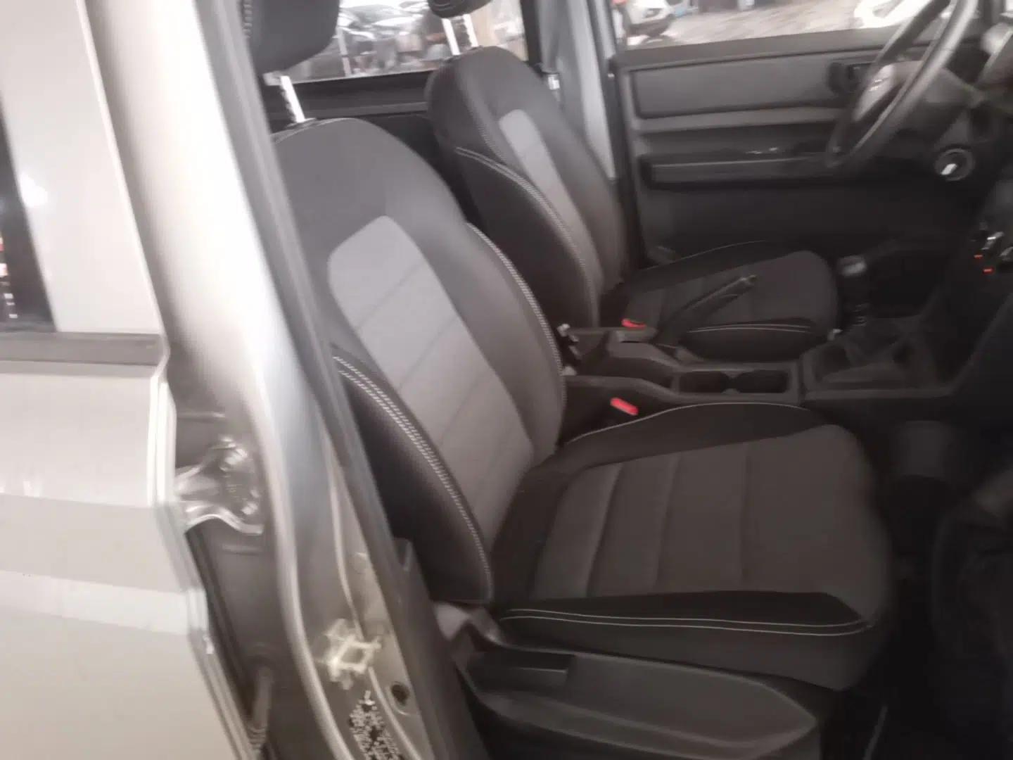 Wuling Hongguang PLUS 2020 1.5L Manual Standard Edition 7-Seater — миниатюра 23
