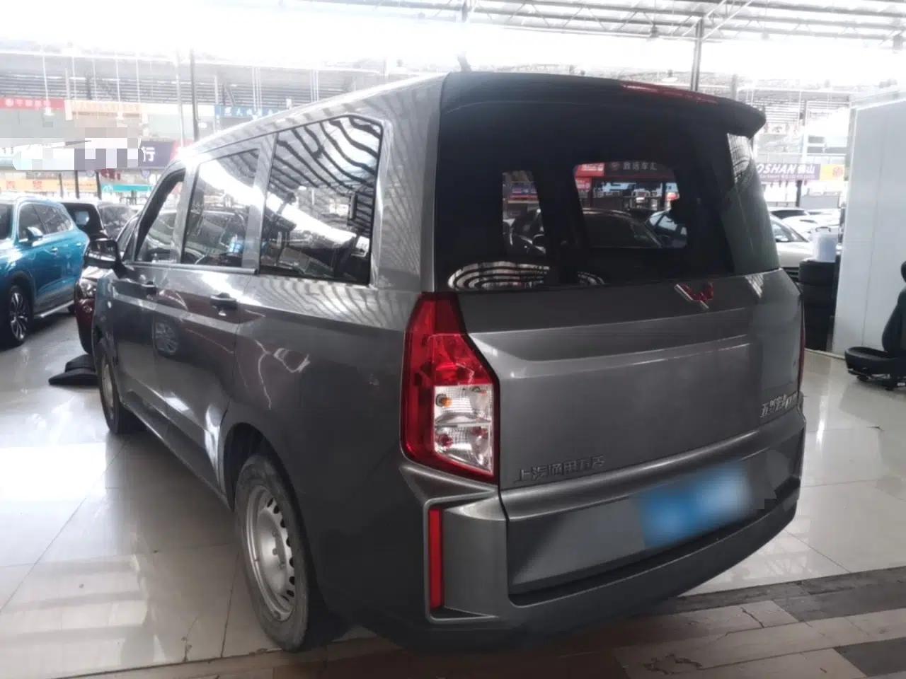 Wuling Hongguang PLUS 2020 1.5L Manual Standard Edition 7-Seater — миниатюра 7