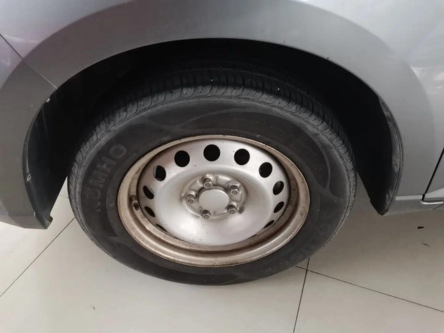 Wuling Hongguang PLUS 2020 1.5L Manual Standard Edition 7-Seater — миниатюра 9