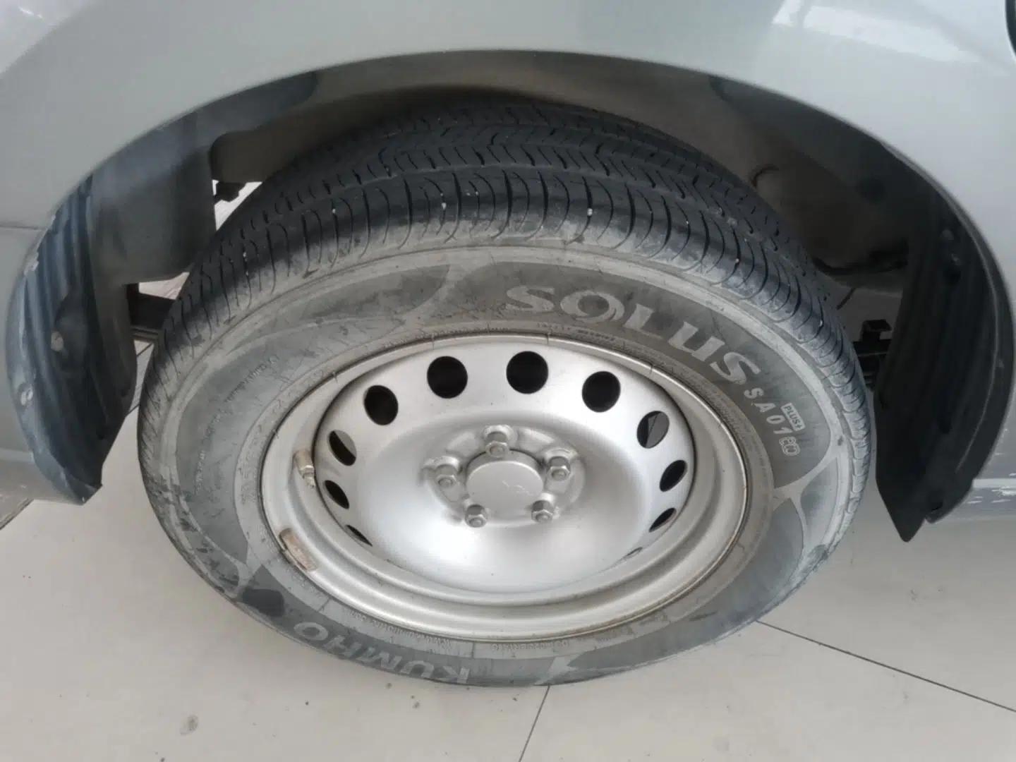 Wuling Hongguang PLUS 2020 1.5L Manual Standard Edition 7-Seater — миниатюра 10