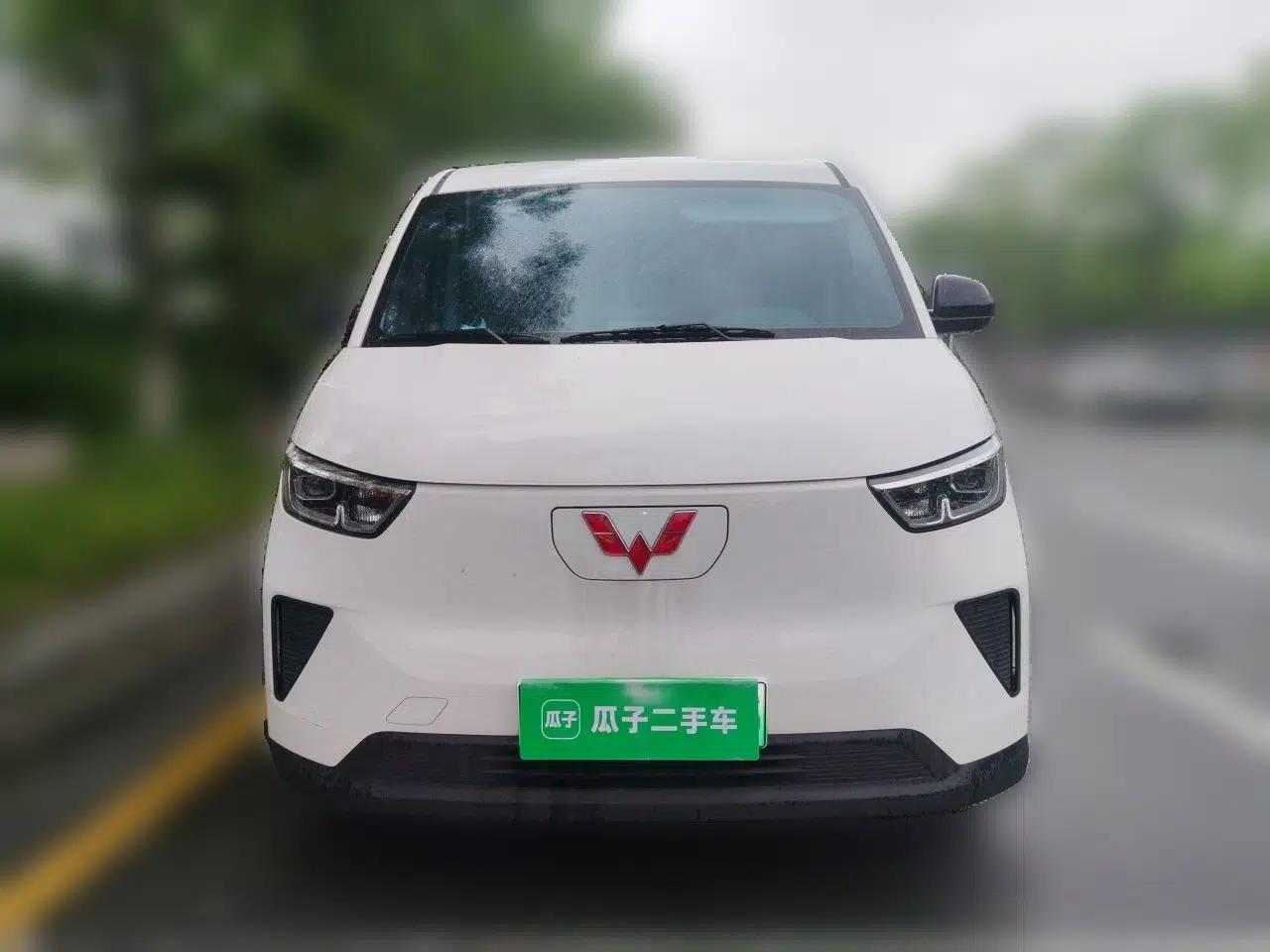 Wuling Yangguang 2024 300km Range Practical Window-Sealed Version 60kW — миниатюра 2