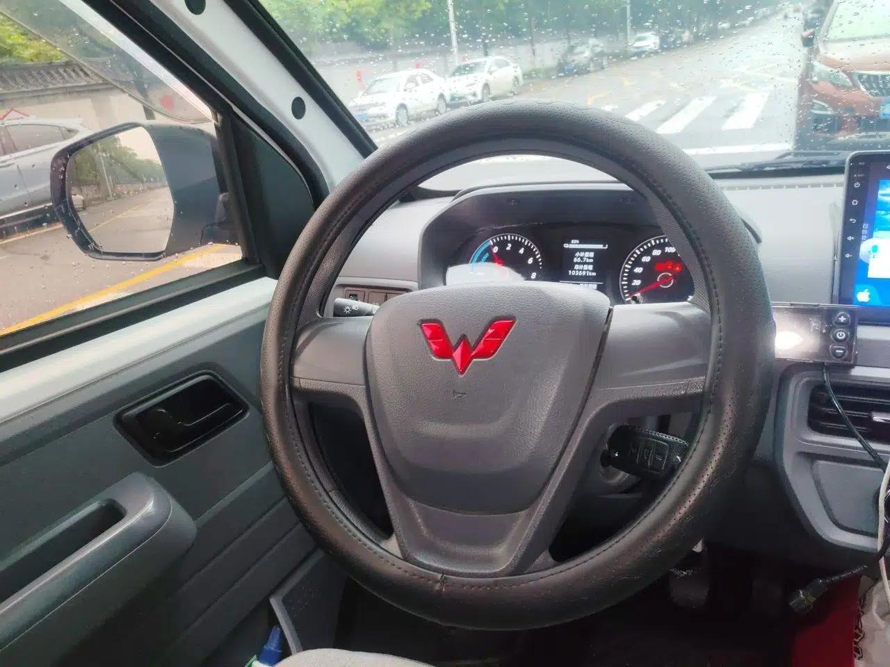 Wuling Yangguang 2024 300km Range Practical Window-Sealed Version 60kW — миниатюра 11