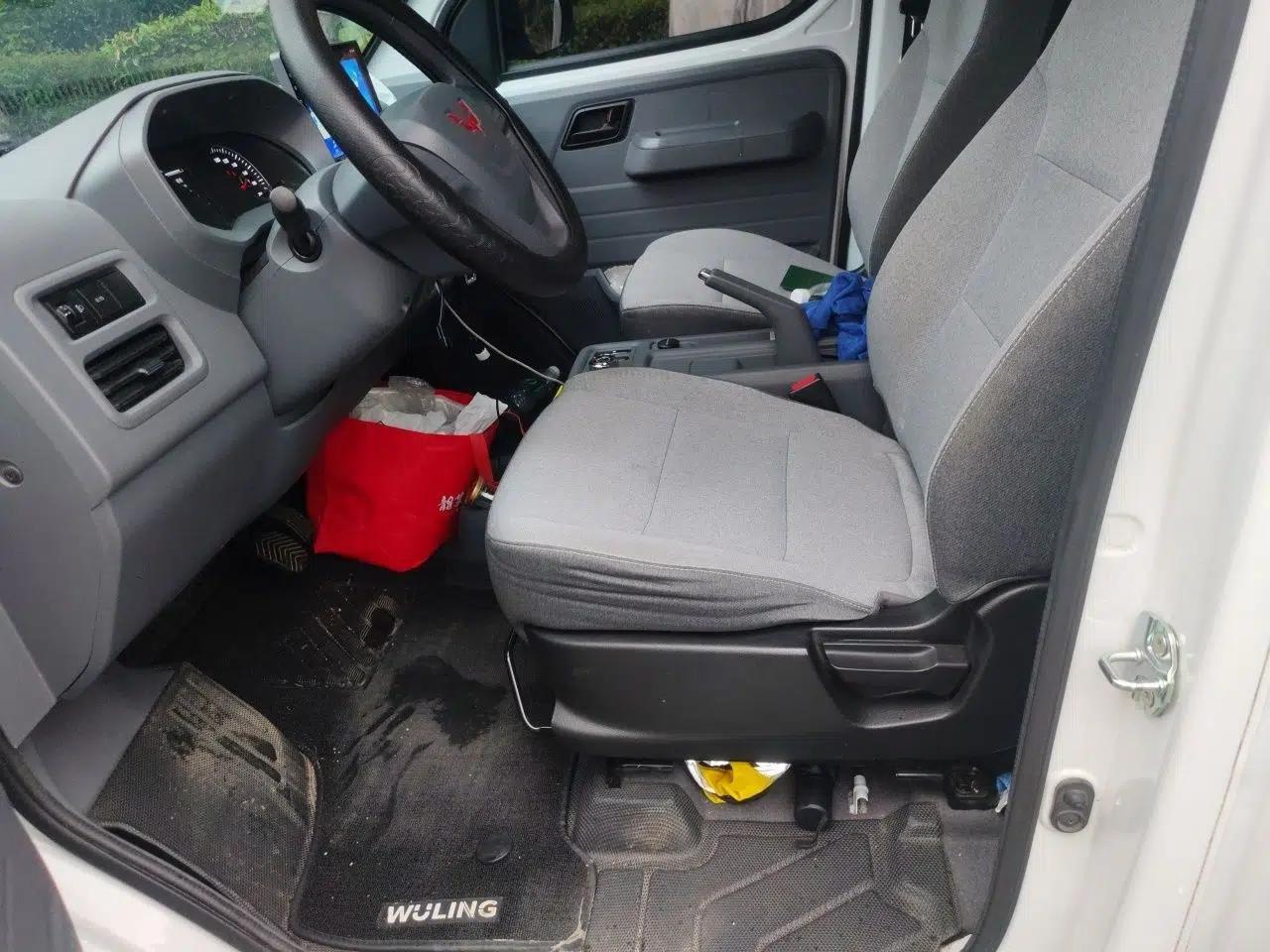 Wuling Yangguang 2024 300km Range Practical Window-Sealed Version 60kW — миниатюра 16