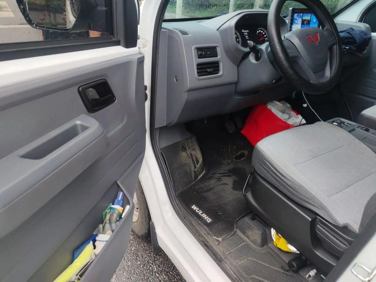 Wuling Yangguang 2024 300km Range Practical Window-Sealed Version 60kW — миниатюра 17