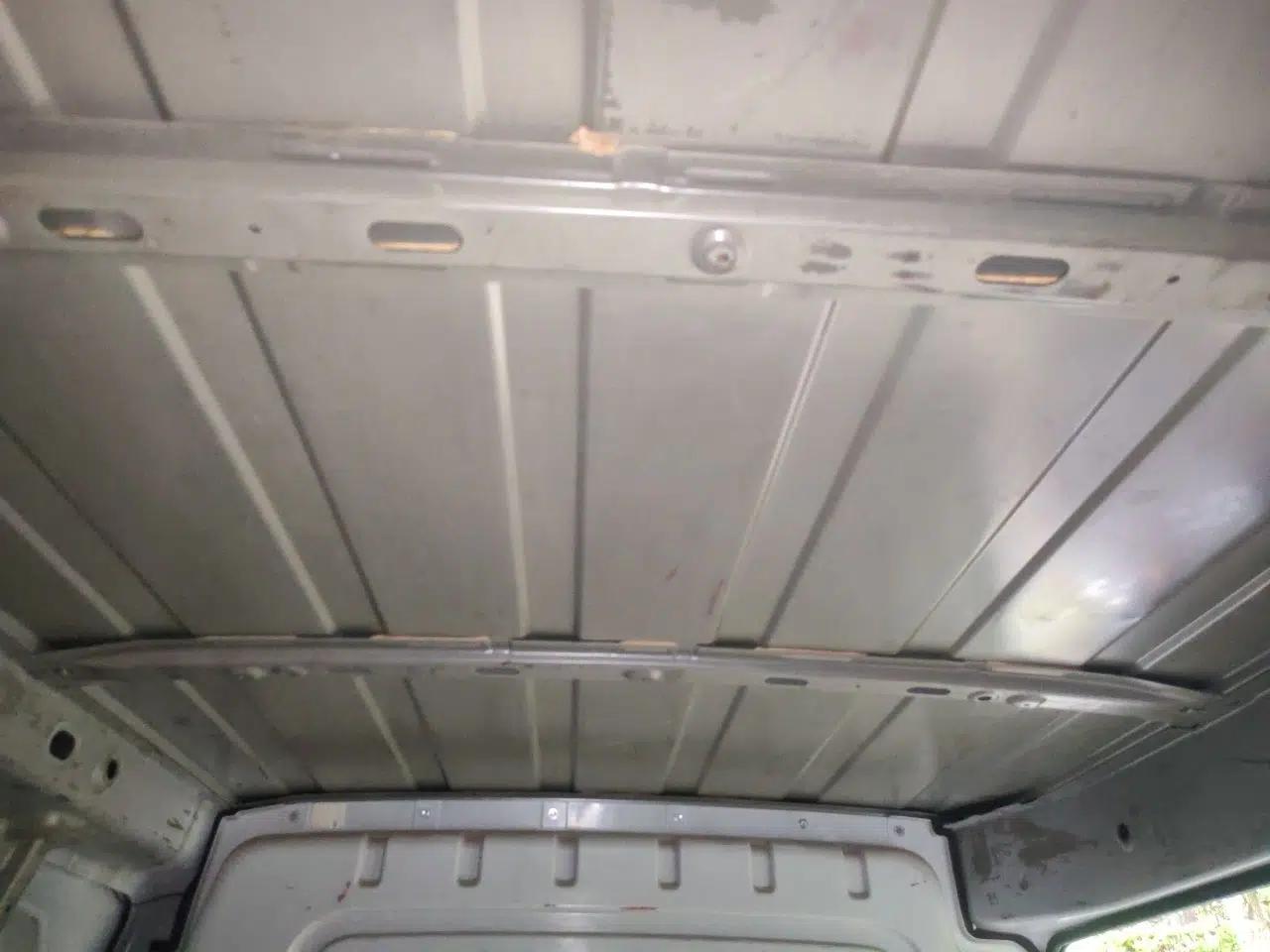 Wuling Yangguang 2024 300km Range Practical Window-Sealed Version 60kW — миниатюра 19