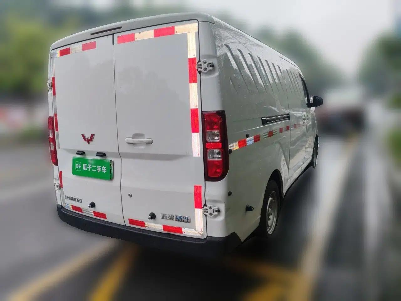 Wuling Yangguang 2024 300km Range Practical Window-Sealed Version 60kW — миниатюра 6