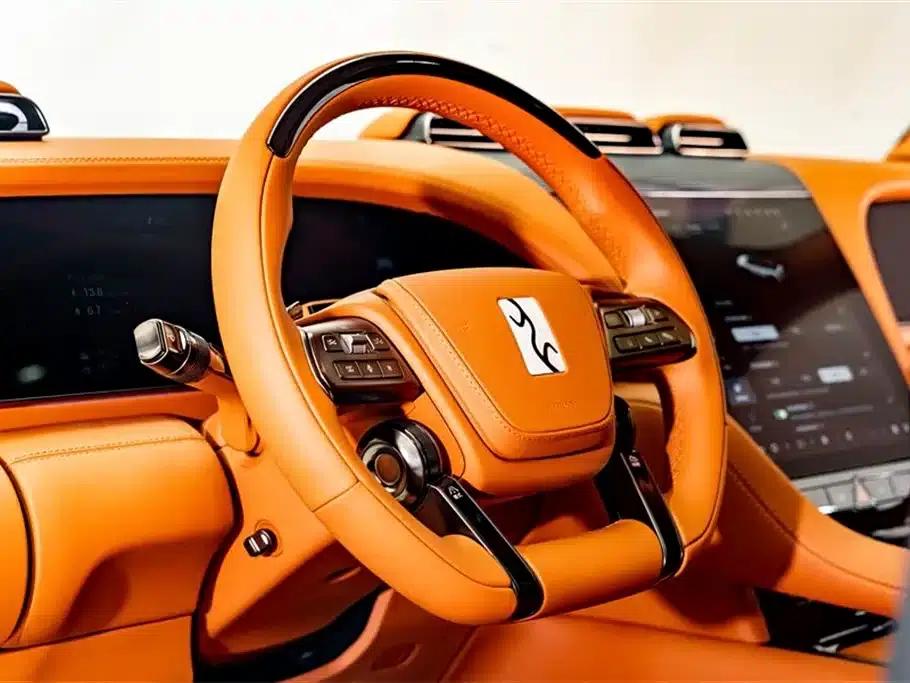 Looking up at the 2023 U8 Luxury Edition — миниатюра 12