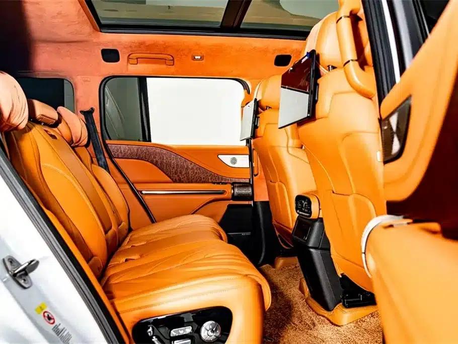 Looking up at the 2023 U8 Luxury Edition — миниатюра 22