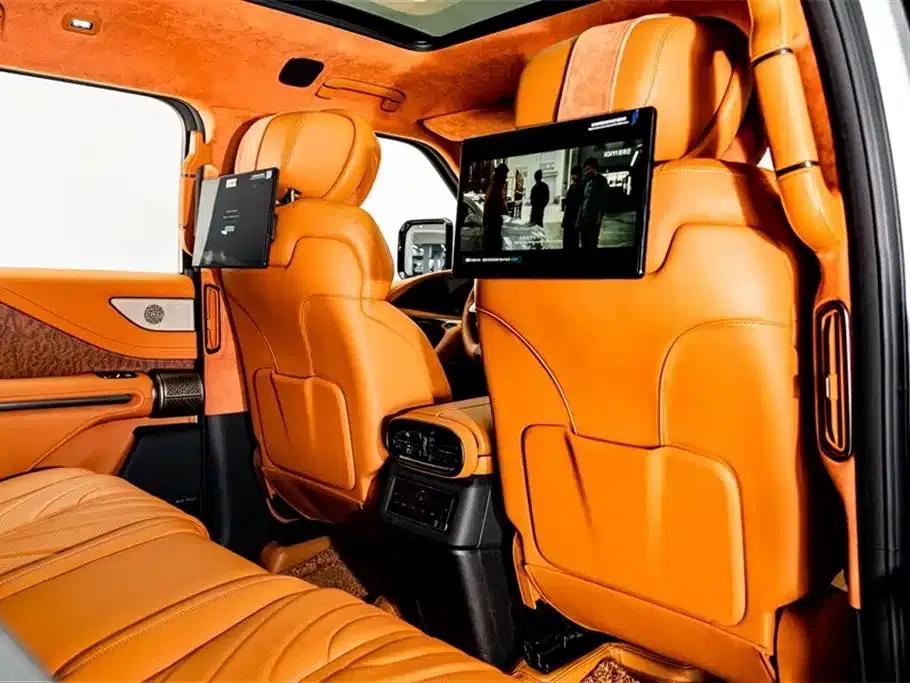Looking up at the 2023 U8 Luxury Edition — миниатюра 23